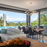 Вилла Luxor With Heated Pool *