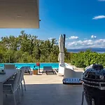Luxor With Heated Pool Вилла Sveti Vid-Miholjice