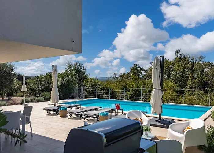 Luxor With Heated Pool * Sveti Vid-Miholjice