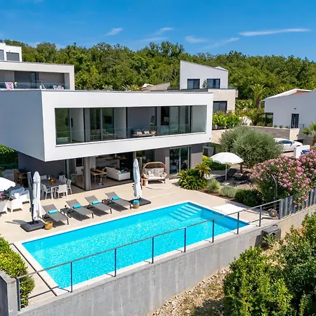 Luxor With Heated Pool וילה Sveti Vid-Miholjice