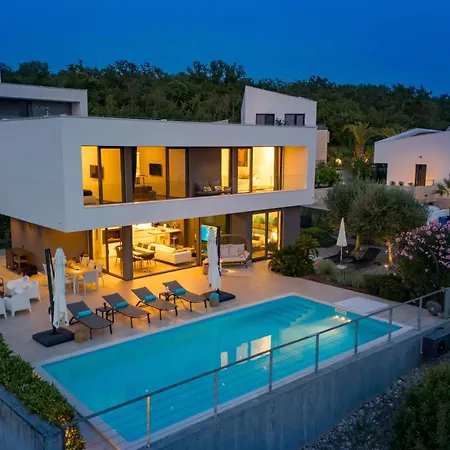 Luxor With Heated Pool וילה Sveti Vid-Miholjice