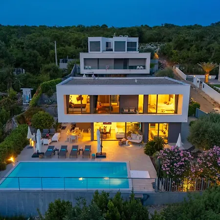 וילה Luxor With Heated Pool Sveti Vid-Miholjice