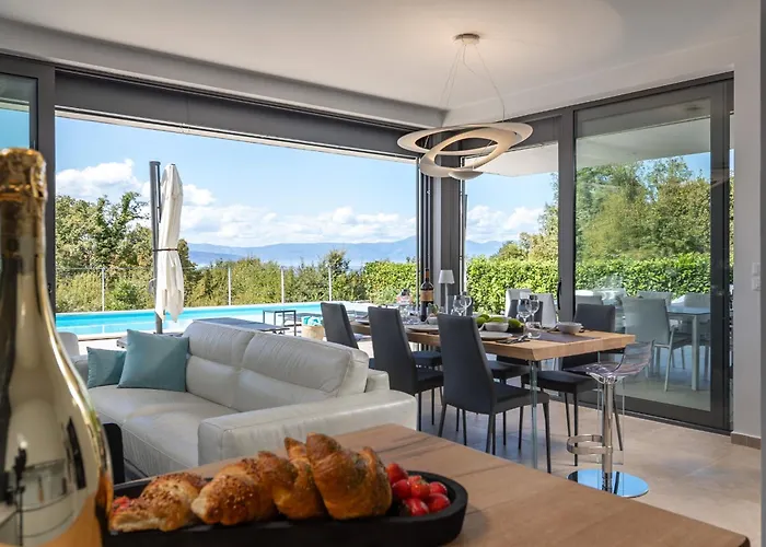 Vila Luxor With Heated Pool *